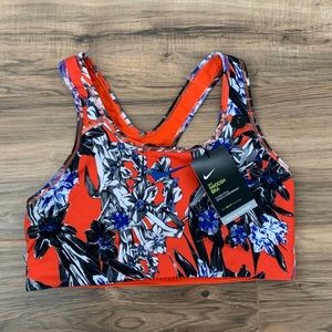 Nike Swoosh Sports Bra